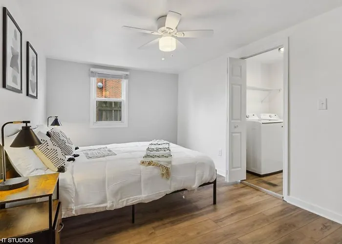 Ferienhaus Charming 4br Retreat In The Heart Of Ottawa