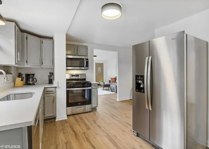 Ferienhaus Charming 4br Retreat In The Heart Of