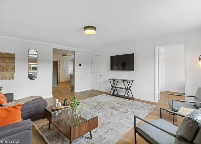 Charming 4br Retreat In The Heart Of Ferienhaus *
