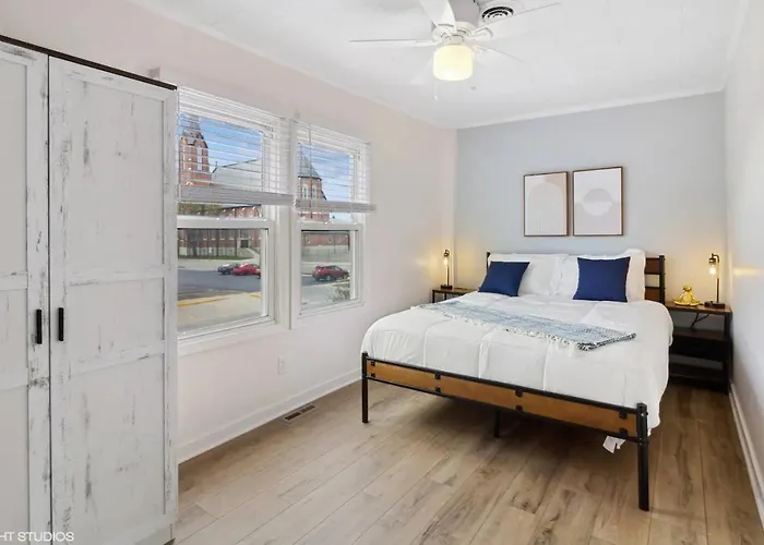 Charming 4br Retreat In The Heart Of * Ottawa