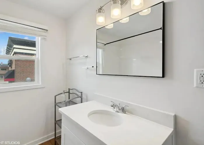 Charming 4br Retreat In The Heart Of Ottawa