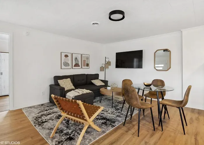 Charming 4br Retreat In The Heart Of Ferienhaus