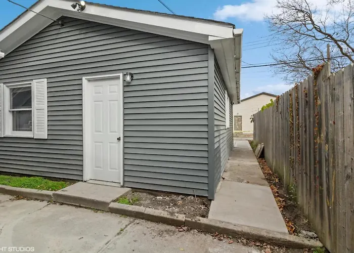 Ferienhaus Charming 4br Retreat In The Heart Of *
